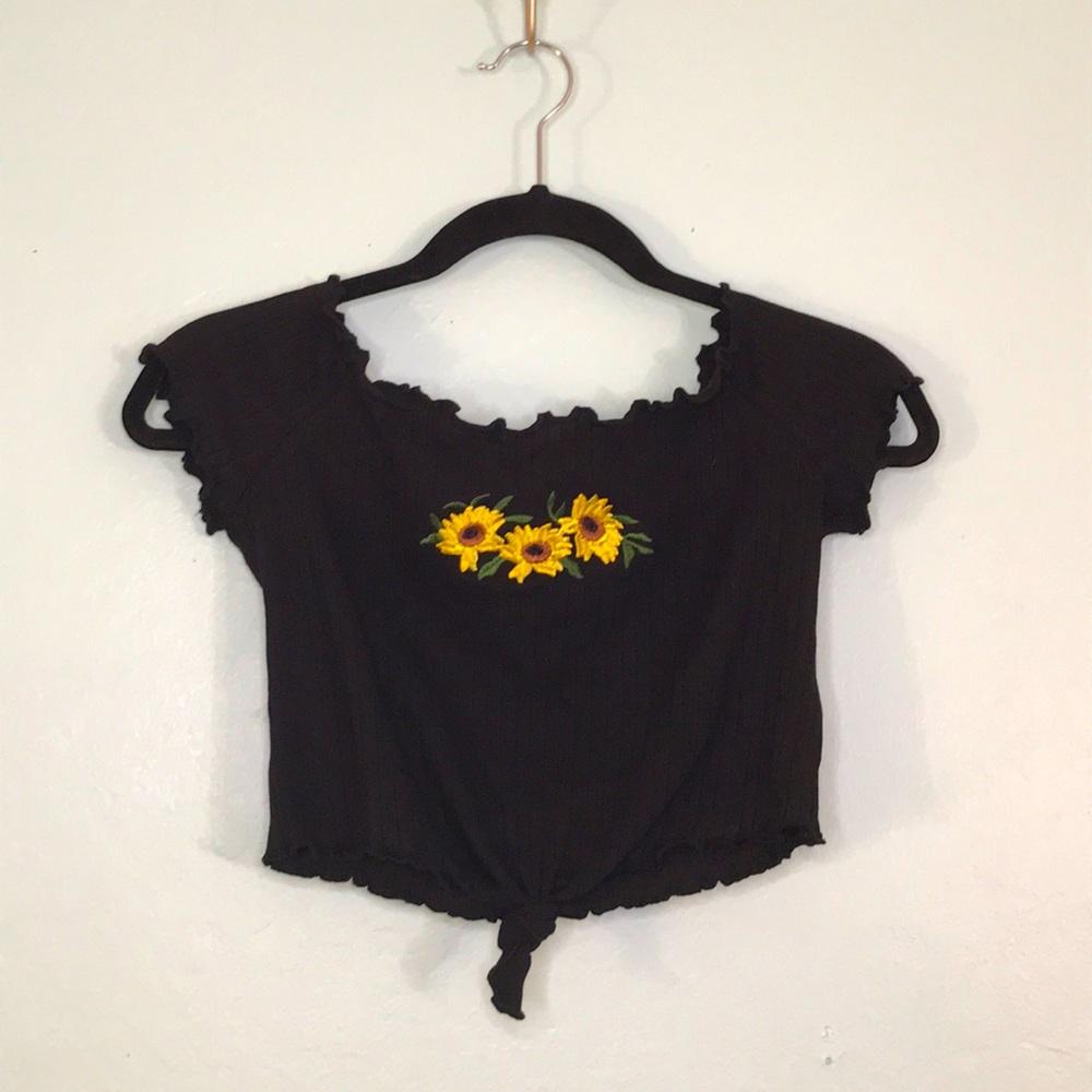 ✨Shein sunflower cropped top✨
